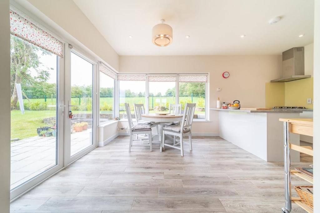 2 Bed Waterfront Property - Close To Courtmacsherry Cork Exteriér fotografie