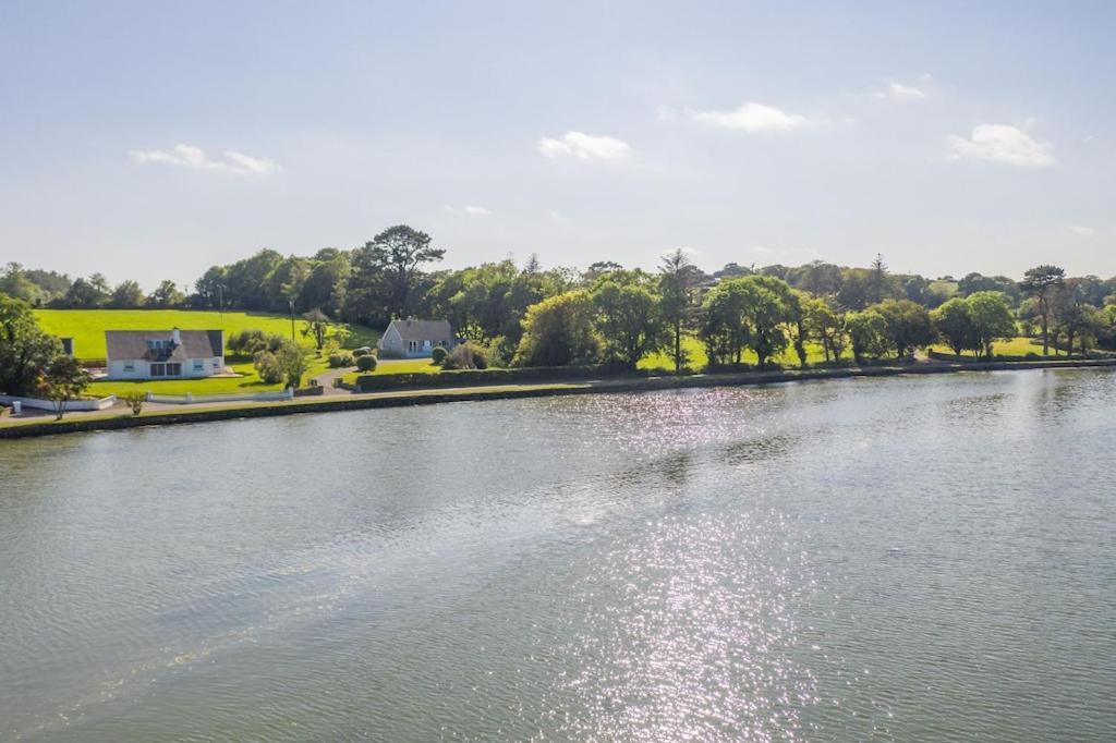 2 Bed Waterfront Property - Close To Courtmacsherry Cork Exteriér fotografie